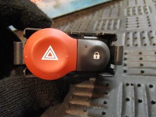 кнопка аварийной сигнализации Renault Modus 1 поколение 2005, 1.2 л., бензин, МКПП, минивэн, 8200214896