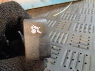 кнопка ручного тормоза (ручника) Volkswagen Polo 3 поколение 1999, 1.6 л., бензин, МКПП, универсал, 6K1919235C