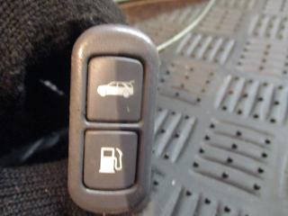 кнопка открытия лючка топливного бака Kia Sorento 1 поколение 2003, 2.5 л., дизель, МКПП, внедорожник 5 дв., 935503E000