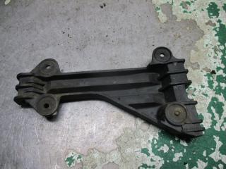 крепление бампера Audi A6 4A/C4 1997, 2.5 л., дизель, МКПП, универсал, 4A0807284A