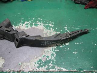 крепление бампера Volkswagen Passat B5 1999, 1.6 л., бензин, МКПП, универсал, 3B0807049C