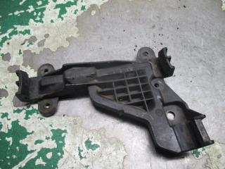 крепление бампера Audi A6 4A/C4 1997, 2.5 л., дизель, МКПП, универсал, 4A0807484A