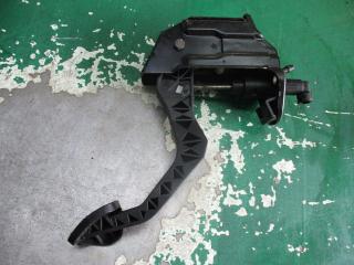 педаль сцепления Volkswagen Polo 4 поколение [рестайлинг] 2006, 1.4 л., бензин, 6Q0721388A