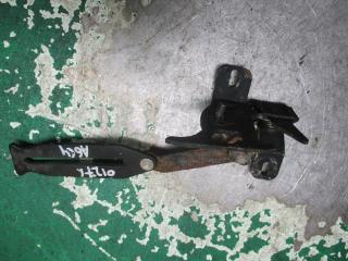 замок капота Audi A6 4A/C4 1996, 2.8 л., бензин, АКПП, универсал, 4A823480B