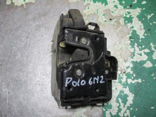 замок двери передней правой Volkswagen Polo 3 поколение 1999, 6N1837016D