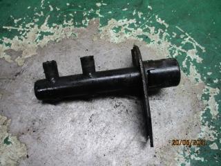 крепление бампера Audi A6 4A/C4 1996, 2.8 л., бензин, АКПП, универсал, 4A0807331C