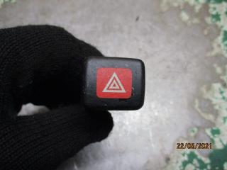 кнопка аварийной сигнализации Mitsubishi Carisma 1 поколение [рестайлинг] 2002, 1.6 л., бензин, МКПП, седан, MR381250