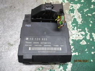 блок предохранителей Opel Signum C 2003, 2.0 л., бензин, МКПП, универсал, 13120953AS