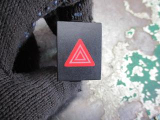 кнопка аварийной сигнализации Volkswagen Polo 4 поколение 2002, 1.4 л., бензин, МКПП, хетчбэк 5 дв., 6Q0953235A