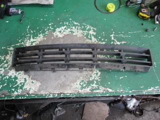 заглушка (решетка) в бампер Volkswagen Golf 3 поколение 1999, 1J0853677D