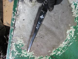 щеткодержатель (поводок стеклоочистителя, дворник) Audi A6 4B/C5 2000, универсал, 8D9955407