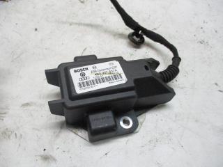 датчик ускорения Volkswagen Passat B5 2000, 1.6 л., бензин, МКПП, седан, 4B0907637A