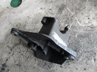 кронштейн КПП Volkswagen Sharan 1 поколение [рестайлинг] 2001, 7M3145961F