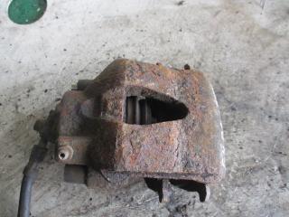 суппорт передний правый Volkswagen Golf 3 поколение 1999, 1.9 л., дизель