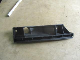 крепление бампера Volkswagen Touran 1 поколение 2005, 2.0 л., дизель, МКПП, минивэн, 1T0807889A