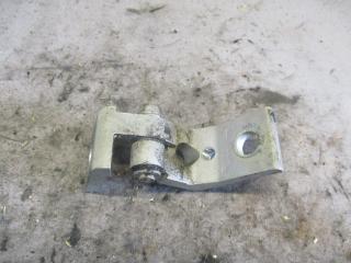 петля двери Skoda Octavia 1 поколение [рестайлинг] 2007, 1.9 л., дизель, МКПП, универсал, 6Y0831412D