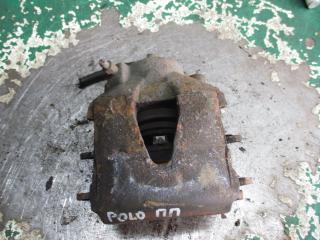 суппорт передний правый Volkswagen Polo 4 поколение 2004