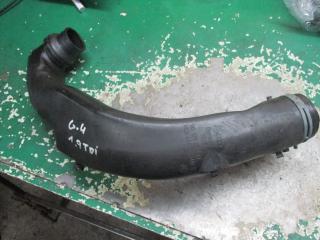 патрубок интеркулера Volkswagen Golf 3 поколение 1999, 1.9 л., дизель, 1J0129654AC