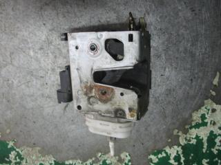 замок двери передней правой Audi A4 B5 1999, 1.9 л., дизель, МКПП, универсал