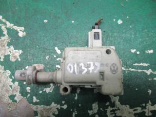 активатор (привод) замка двери Skoda Superb 1 поколение 2004, 2.5 л., дизель, МКПП, седан, 3B0959782