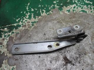 петля капота Audi A6 4A/C4 1996, 2.5 л., дизель, МКПП, седан, 4A0823301F