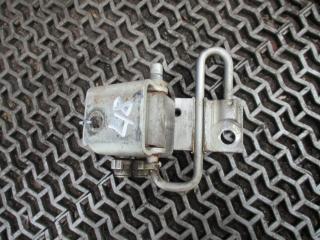 петля двери Skoda Octavia 1 поколение (A4) [рестайлинг] 2000, 1.6 л., бензин, МКПП, хетчбэк 5 дв., 4B0833412A