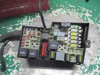 блок предохранителей Ford Focus 1 поколение [рестайлинг] 2005, 2.0 л., дизель, МКПП, хетчбэк 5 дв., 3M5T14A142AB