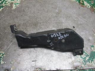 крепление бампера Audi 80 8C/B4 1994, 1.6 л., бензин, МКПП, универсал, 8A0805500