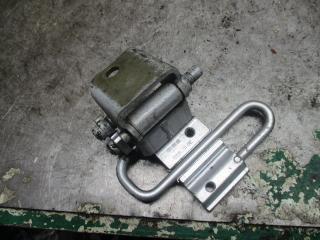 петля двери Audi A4 B5 [рестайлинг] 2001, 8E0833412