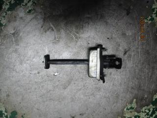 ограничитель открывания двери Ford C-Max 1 поколение 2007, 1.6 л., дизель, МКПП, минивэн