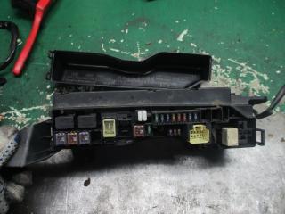 блок предохранителей Toyota Corolla Verso 1 поколение E121 2003, 2.0 л., дизель, МКПП, хетчбэк 5 дв.