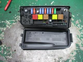 блок предохранителей Opel Vectra C 2004, 2.2 л., бензин, МКПП, универсал, 13170900