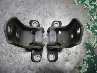 петля двери Mazda RX-8 1 поколение 2005, 1.3 л., бензин, МКПП, купе