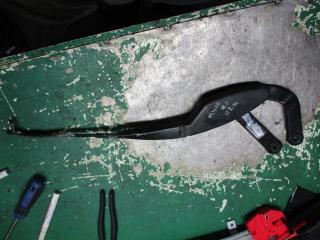 щеткодержатель (поводок стеклоочистителя, дворник) Mercedes-Benz E-Класс W211/S211 [рестайлинг] 2007, 2.2 л., дизель, АКПП, седан