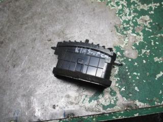 дефлектор обдува салона Kia Sorento 1 поколение 2005, 2.5 л., дизель, МКПП, внедорожник 5 дв., 974403000