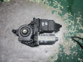 моторчик стеклоподъемника задний правый Volkswagen Passat B5 1997, 1.6 л., бензин, МКПП, седан