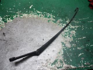 щеткодержатель (поводок стеклоочистителя, дворник) Audi A6 4B/C5 1998, 2.4 л., бензин, МКПП, универсал, 4B1955408A