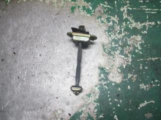 ограничитель открывания двери Mitsubishi Space Star 1 поколение [рестайлинг] 2004, 1.9 л., дизель, МКПП, минивэн