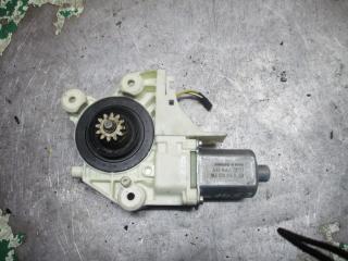 моторчик стеклоподъемника передний правый Ford Focus 1 поколение [рестайлинг] 2005, 1.6 л., бензин, МКПП, универсал, 4M5T14553