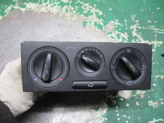 блок управления печки / климат-контроля Volkswagen Polo 3 поколение [рестайлинг] 2001, 1.0 л., бензин, МКПП, хетчбэк 5 дв., 1J0819045F