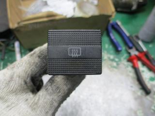 кнопка обогрева заднего стекла Volkswagen Golf 3 поколение 1994, 1H0959621