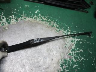 щеткодержатель (поводок стеклоочистителя, дворник) Opel Astra H 2006, 1.9 л., дизель, МКПП, универсал, 13111220