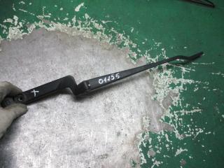 щеткодержатель (поводок стеклоочистителя, дворник) Volkswagen Polo 3 поколение 1995, 1.3 л., бензин, МКПП, хетчбэк 5 дв., 6N1955409