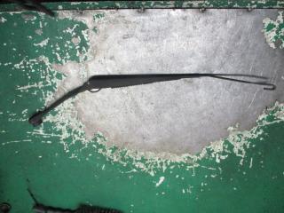 щеткодержатель (поводок стеклоочистителя, дворник) Mazda 6 1 поколение [рестайлинг] 2006, 2.0 л., дизель, МКПП, универсал