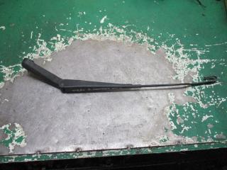 щеткодержатель (поводок стеклоочистителя, дворник) Ford Mondeo 3 поколение 2001, 1.8 л., бензин, МКПП, седан, 1S7117526AB