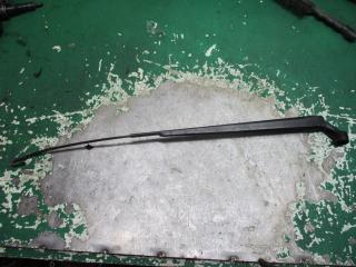 щеткодержатель (поводок стеклоочистителя, дворник) Toyota Yaris 1 поколение XP10 [рестайлинг] 2004, 1.0 л., бензин, МКПП, хетчбэк 5 дв., 852110D020D