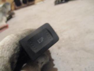 кнопка ручного тормоза (ручника) Volkswagen Golf 3 поколение 1999, 1.4 л., бензин, МКПП, хетчбэк 5 дв.