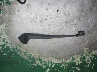 щеткодержатель (поводок стеклоочистителя, дворник) Volkswagen Golf 3 поколение 2000, 1J6955707A