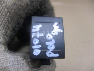 кнопка ручного тормоза (ручника) Volkswagen Polo 4 поколение 2003, 1.2 л., бензин, МКПП, хетчбэк 5 дв., 6Q0919235B