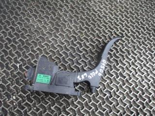 педаль Volkswagen Polo 3 поколение [рестайлинг] 2000, 1.0 л., бензин, МКПП, хетчбэк 5 дв., 6N1721503E